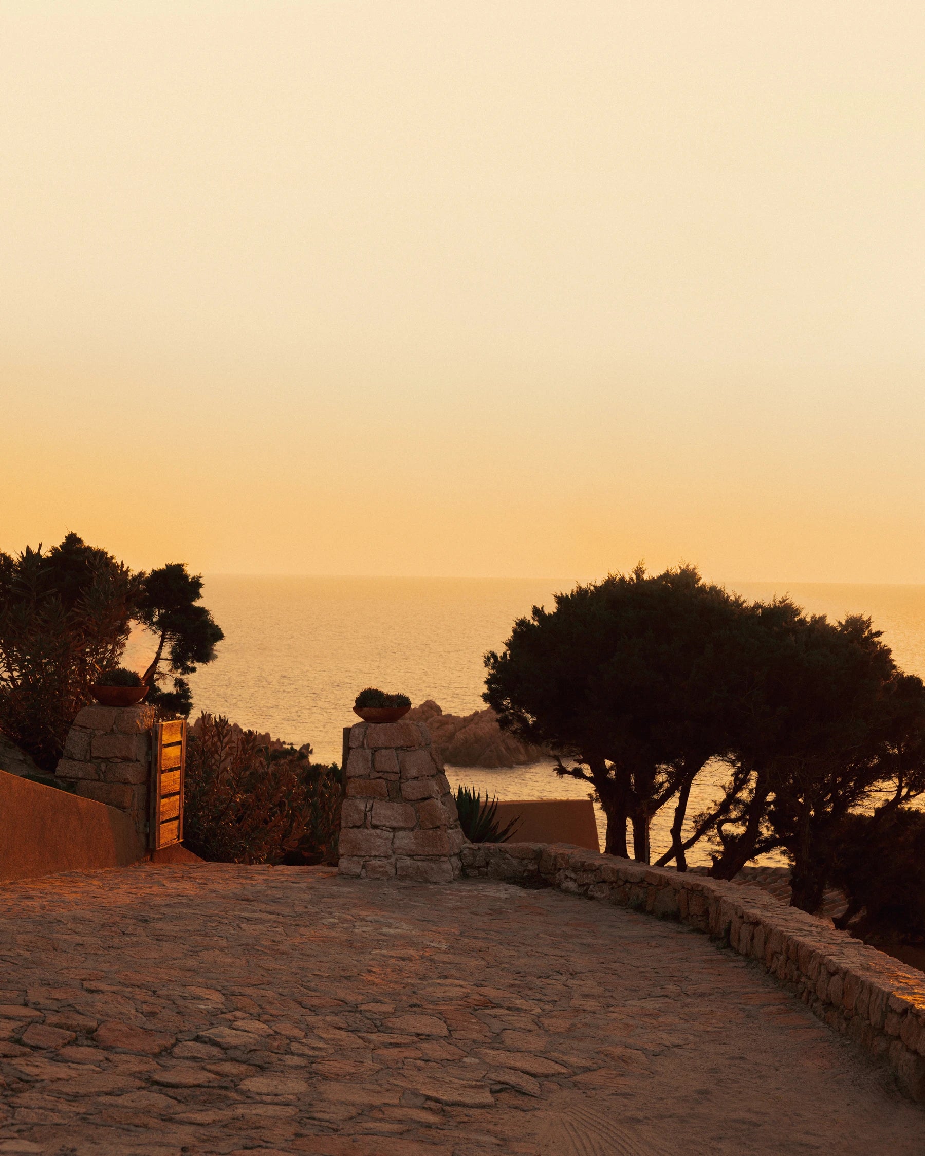 Stone pathway leading to Casa Scalesciani.